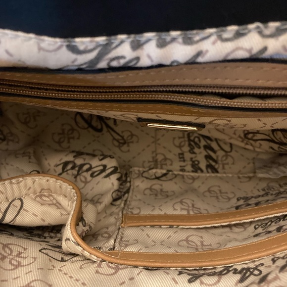 Guess saddle crossbody bag / handbag / purse - Picture 5 of 6